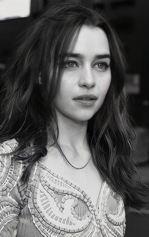 Emilia-Clarke-70550.jpg