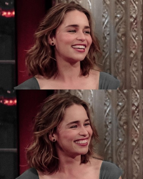 Emilia-Clarke-7057060855f32afbb6c4e.jpg