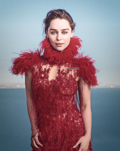 Emilia-Clarke-70611d638c117eb62c2c1.jpg