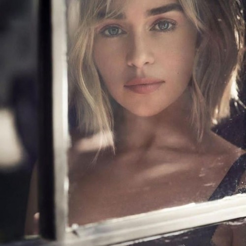 Emilia-Clarke-70648f67cafbc6b5213d4.jpg