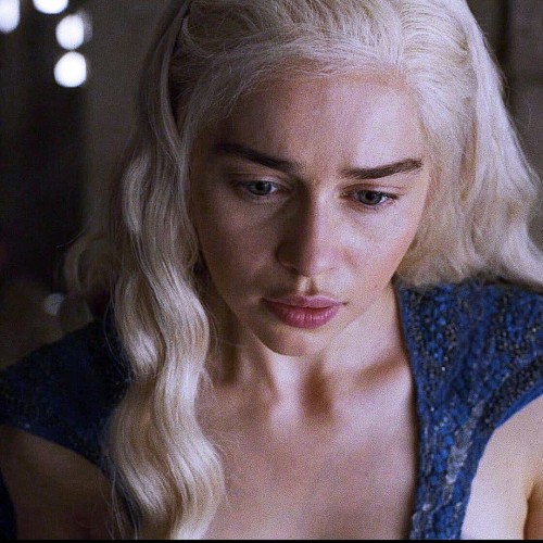 Emilia-Clarke-7069648a617104bd9bd7b.jpg