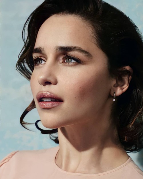 Emilia-Clarke-71143.jpg