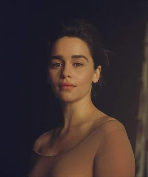 Emilia-Clarke-71292.jpg