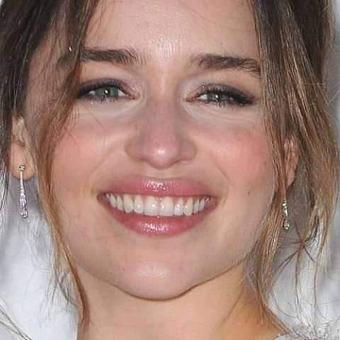 Emilia-Clarke-71298.jpg