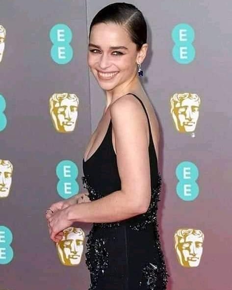 Emilia-Clarke-71300.jpg