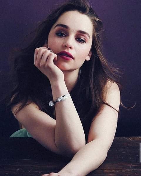 Emilia-Clarke-71359.jpg