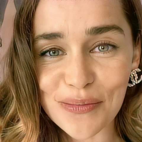 Emilia-Clarke-71399.jpg