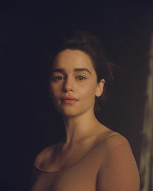 Emilia-Clarke-71801.jpg