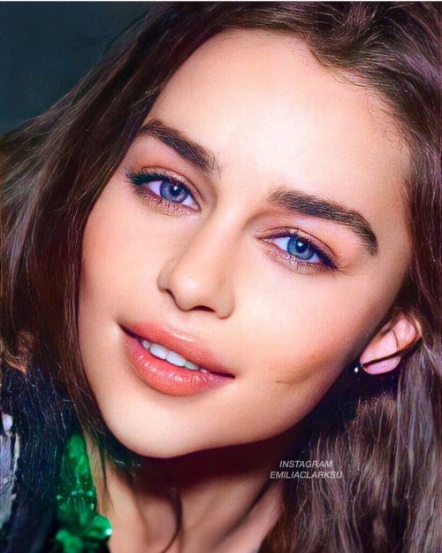 Emilia-Clarke-72031.jpg