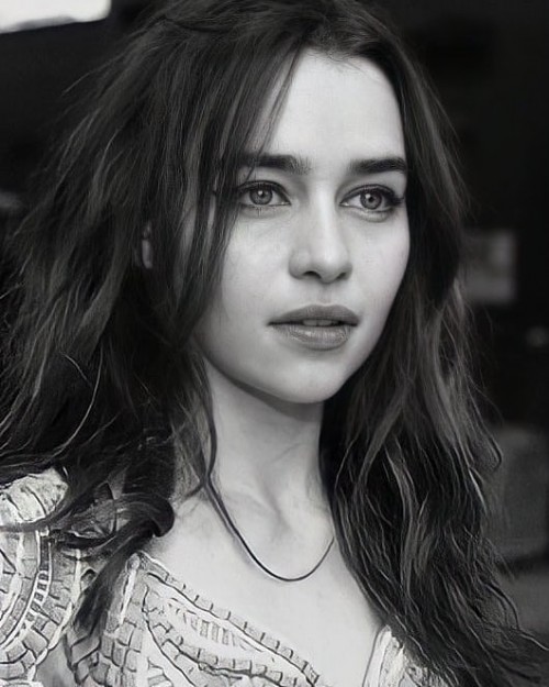 Emilia-Clarke-72093.jpg