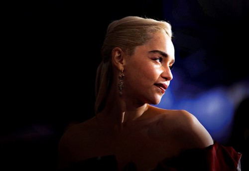 Emilia-Clarke-72985379e5d8600330f59.jpg