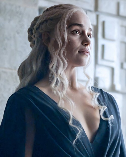 Emilia-Clarke-73155ef4760bfacc61b58.jpg