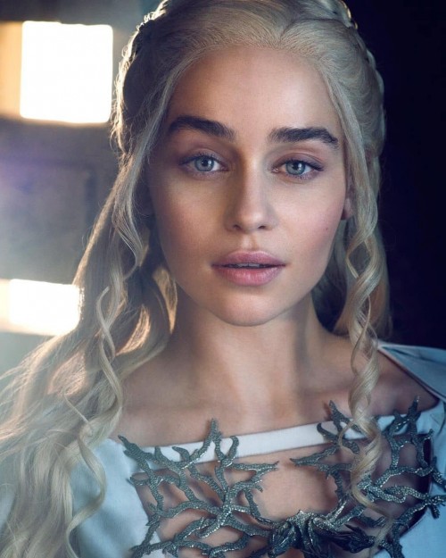 Emilia-Clarke-73396.jpg