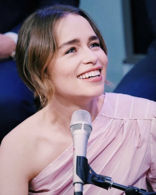 Emilia-Clarke-73587.jpg