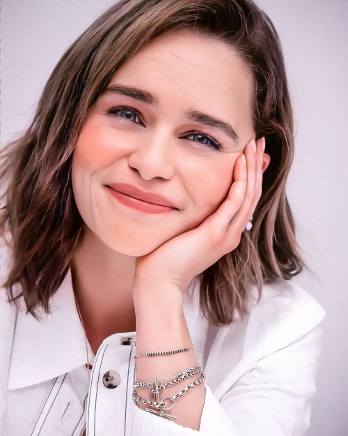 Emilia-Clarke-73698.jpg