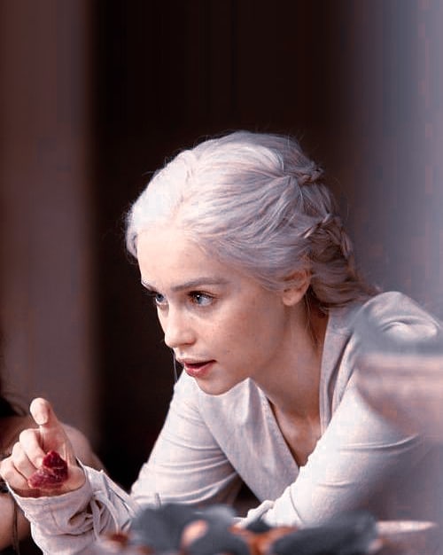 Emilia-Clarke-73984.jpg