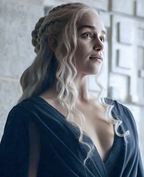 Emilia-Clarke-74055.jpg