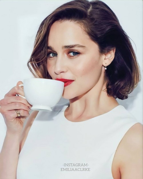 Emilia-Clarke-74320.jpg