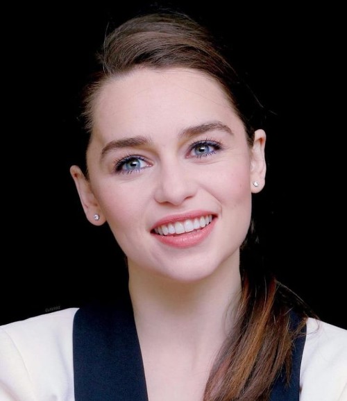 Emilia-Clarke-74441.jpg