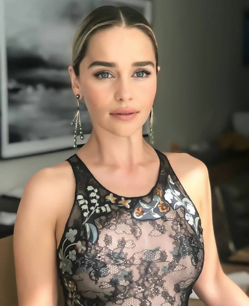 Emilia-Clarke-74457.jpg