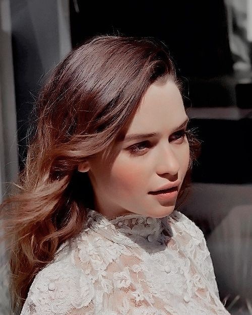 Emilia-Clarke-74575.jpg