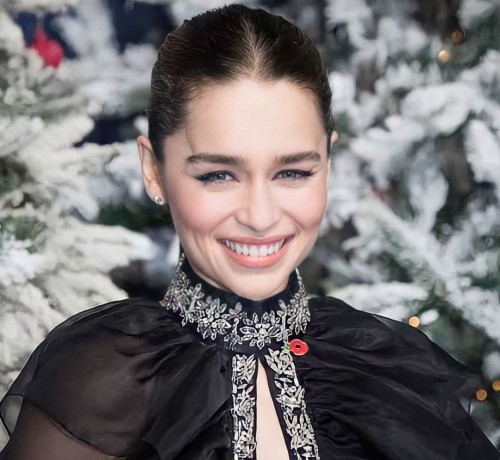 Emilia-Clarke-74812.jpg