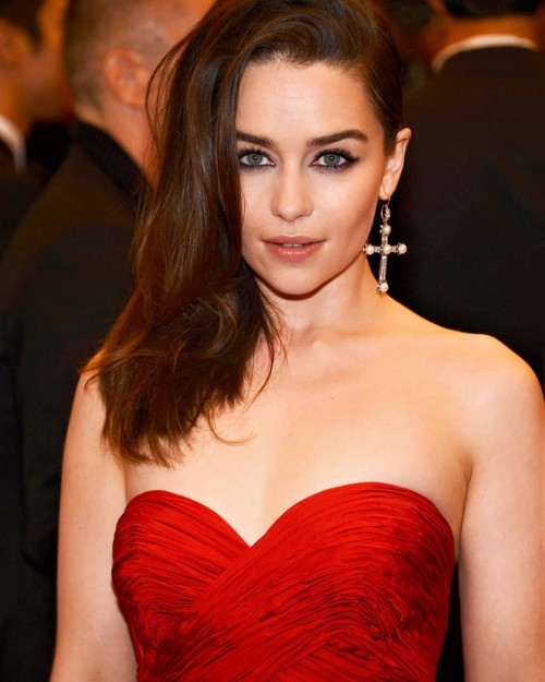 Emilia-Clarke-74910.jpg