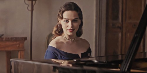 Emilia-Clarke-76725.jpg