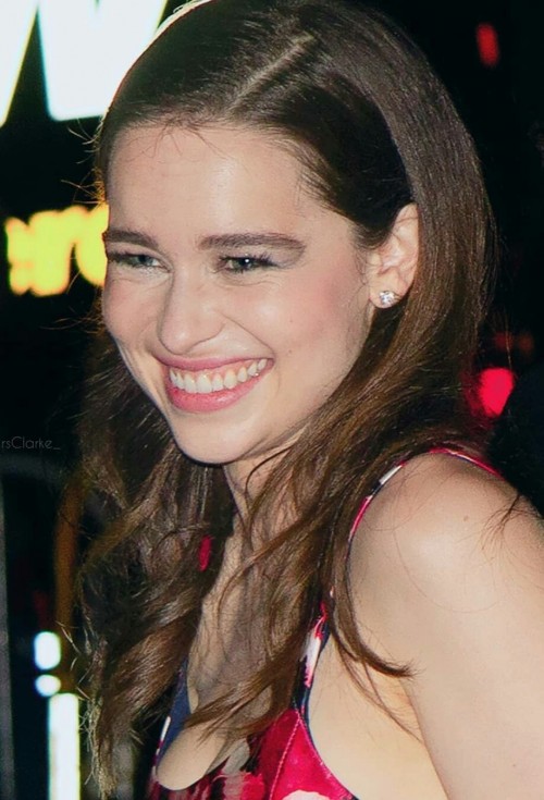 Emilia-Clarke-76727df2d077d0ddc3492.jpg