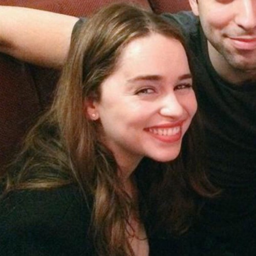 Emilia-Clarke-767639c7c728ec6e6625d.jpg