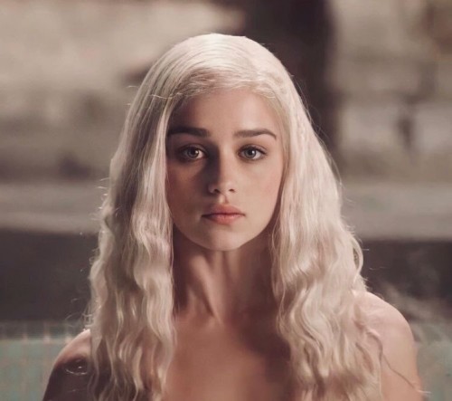 Emilia-Clarke-767689df68384a4550f34.jpg