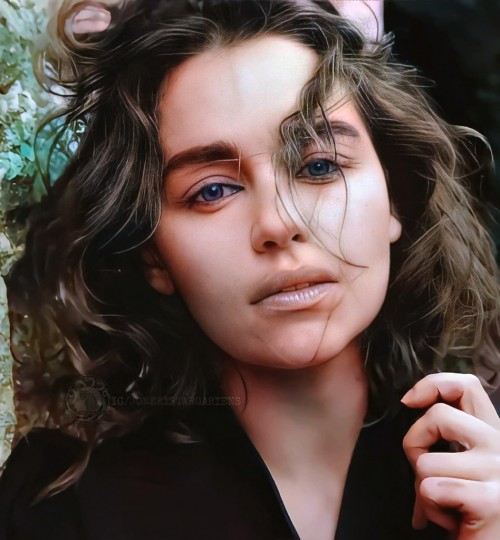 Emilia-Clarke-76790.jpg