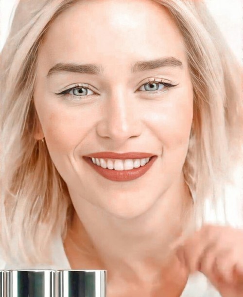 Emilia-Clarke-76953.jpg