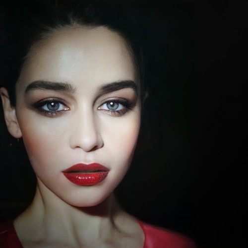 Emilia-Clarke-76970.jpg