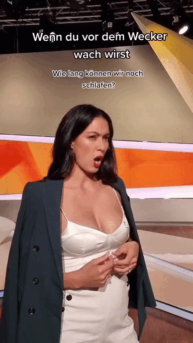 Vollb-Snaptik_7005613883708787973_rebecca-mir.gif