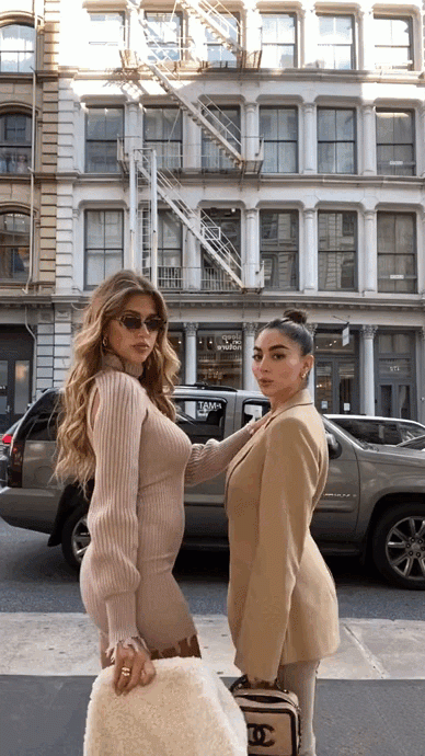 Breath-taking---Snaptik_7007271177198554373_kara-del-toro.gif