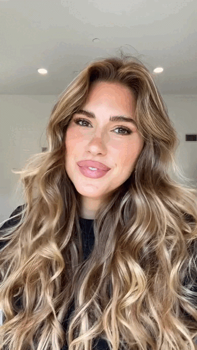 Fashion-outfit---Snaptik_7021222260564495662_kara-del-toro.gif