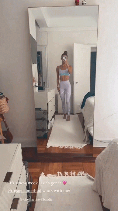 sports-bra-leggings.gif