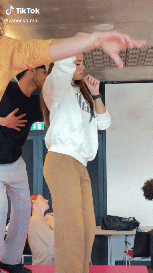 Choreo1.gif