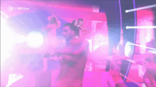 747c.gif