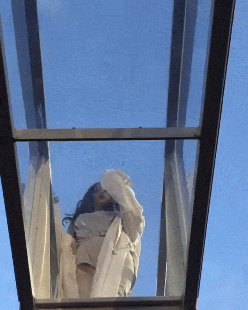 Glasbrucke.gif