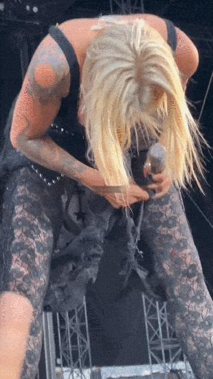 915376544.gif
